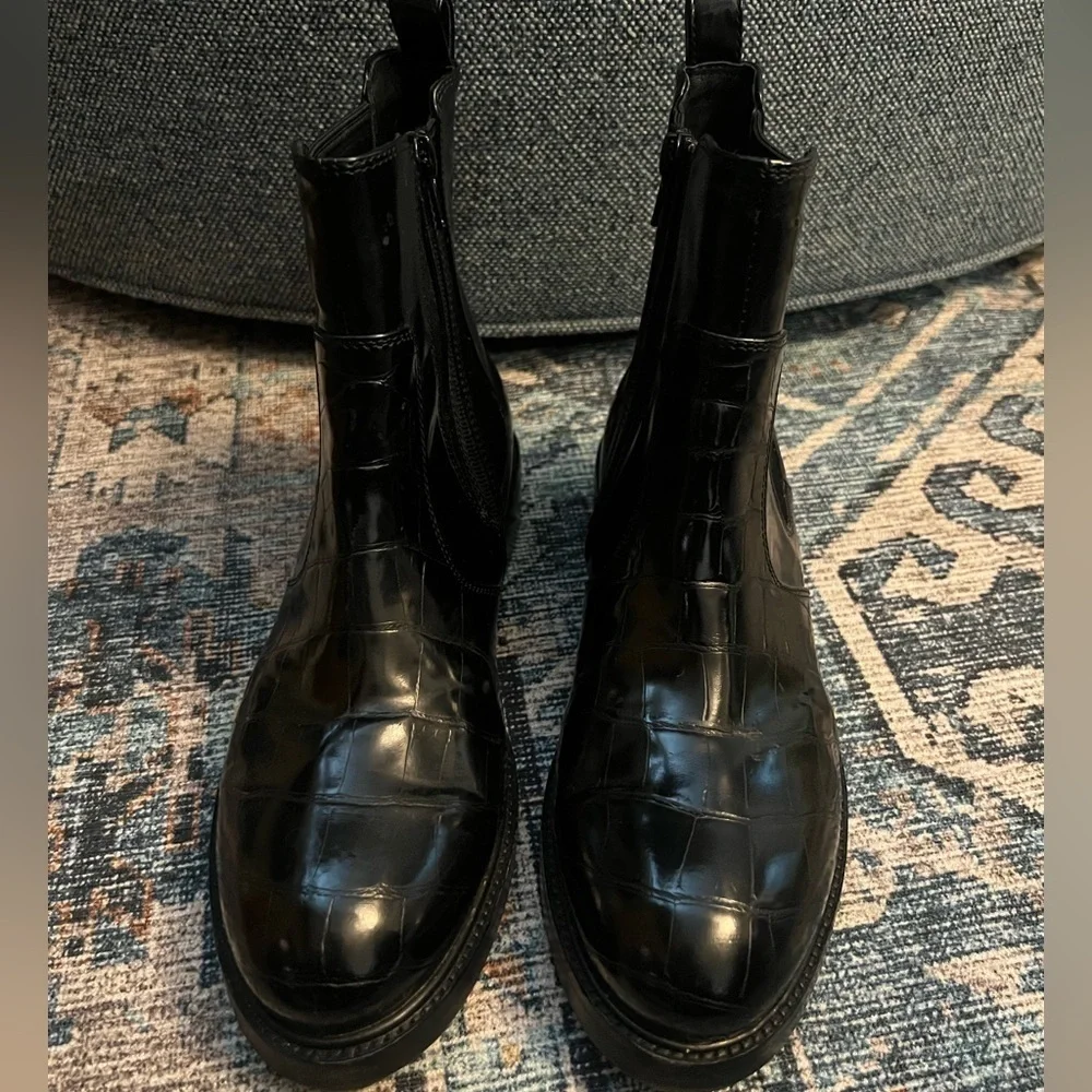 Jeffrey Campbell‎ Black Chelsea Boots Lomon Croc Embossed Low Heel Leather Sz 10